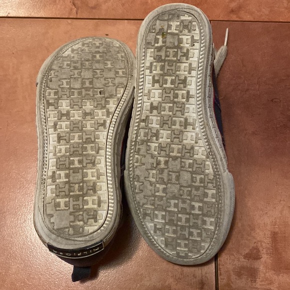 Kids Tommy Hilfiger shoes size 10 toddler - Picture 4 of 4